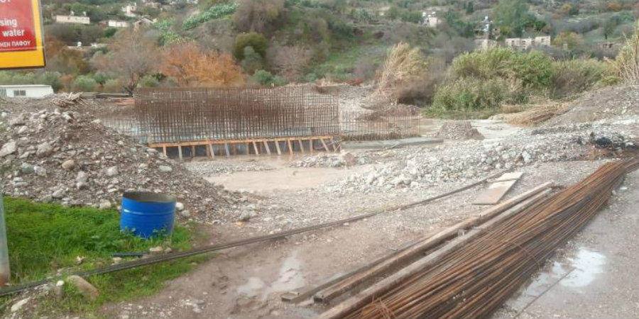 Καμία ζημιά στις υπό κατασκευή γέφυρες Νατάς – Επισκοπής και Νατάς Κελοκεδάρων, λέει η Έπαρχος Πάφου